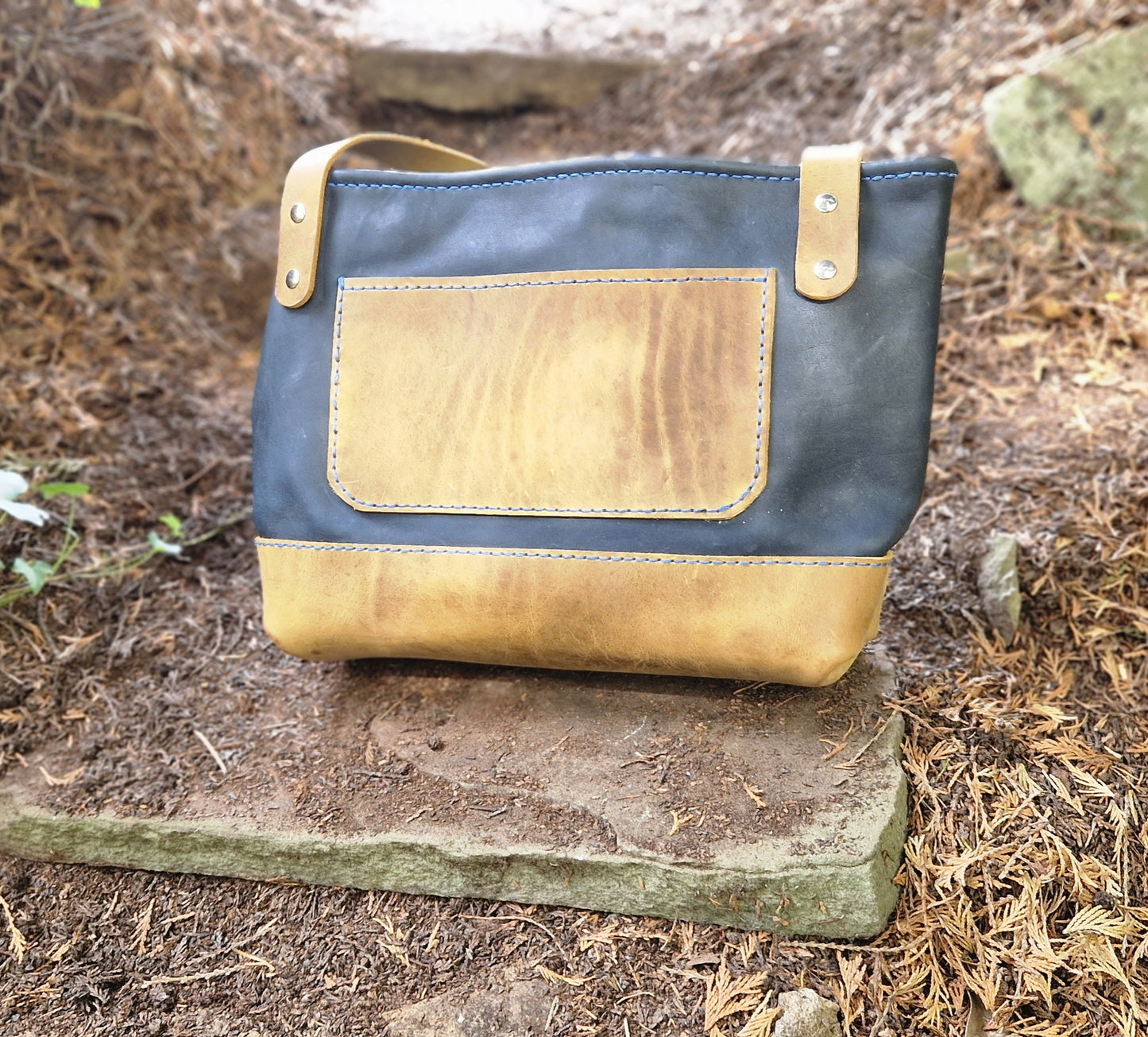 Large tote