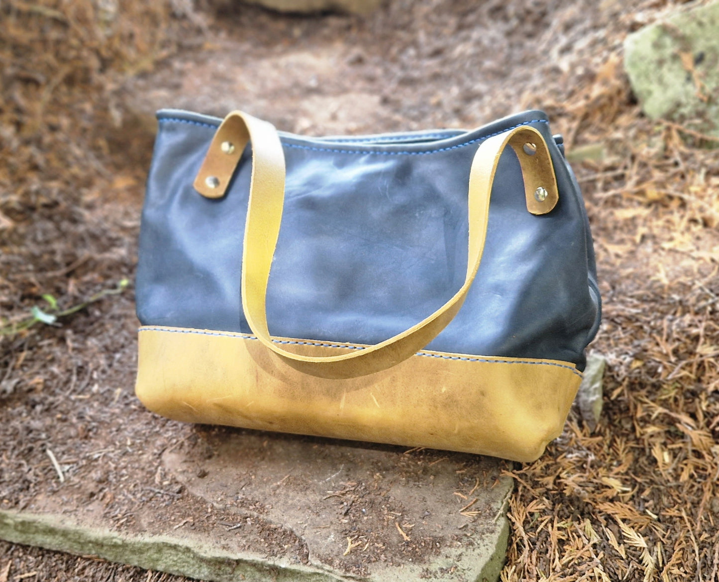 Large tote
