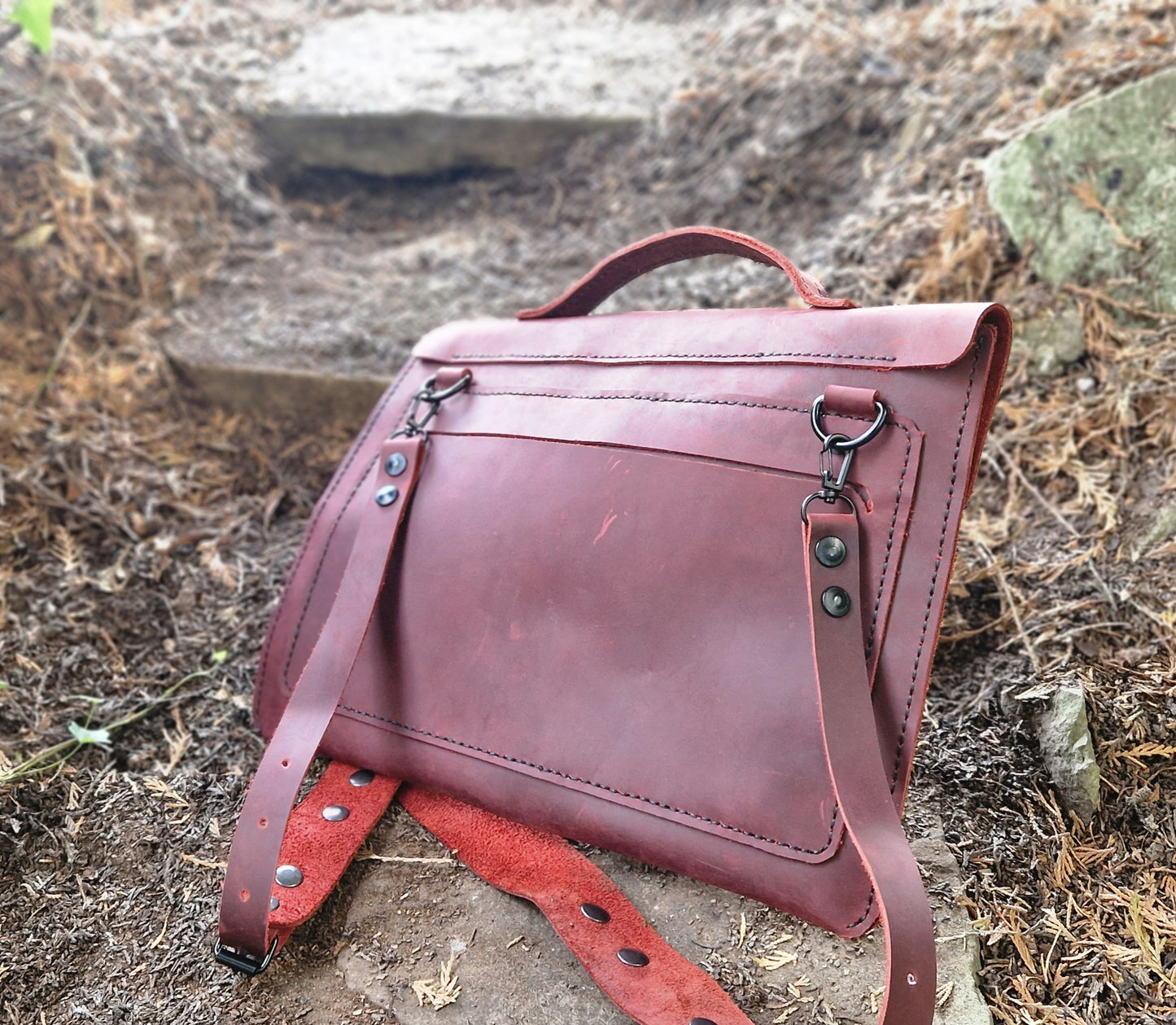 Slim document bag/portfolio in gorgeous pull-up leather