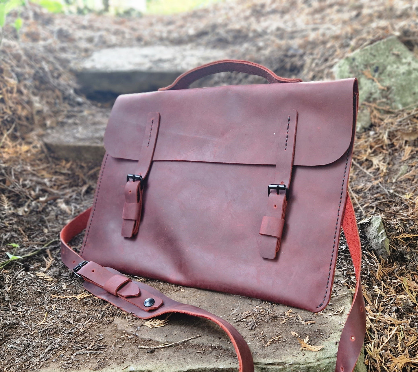 Slim document bag/portfolio in gorgeous pull-up leather