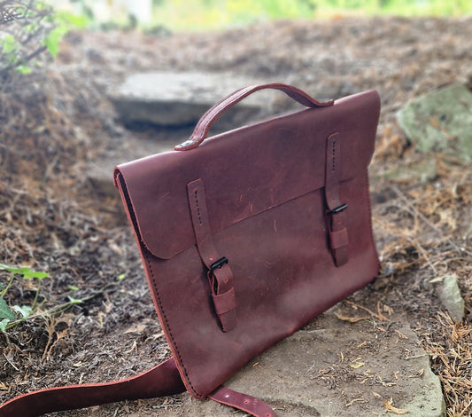 Slim document bag/portfolio in gorgeous pull-up leather